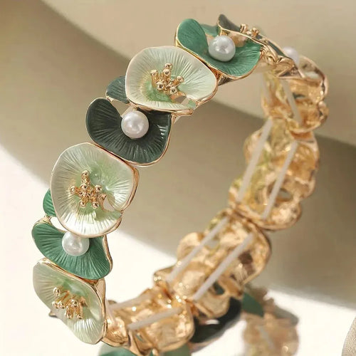 Retro-Armband mit grünen Blumen und Perlen