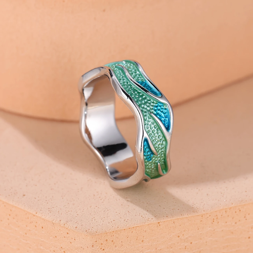 Ring mit Emaille in Wellenform des Ozeans