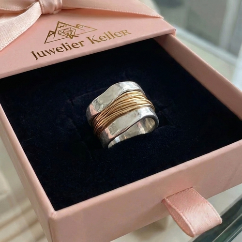 Silberring mit Goldfäden
